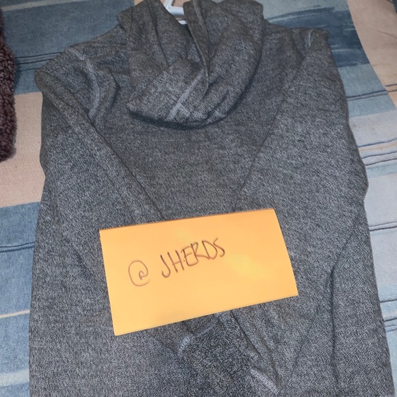 ROOTS HOODIE - Picture 3 of 3